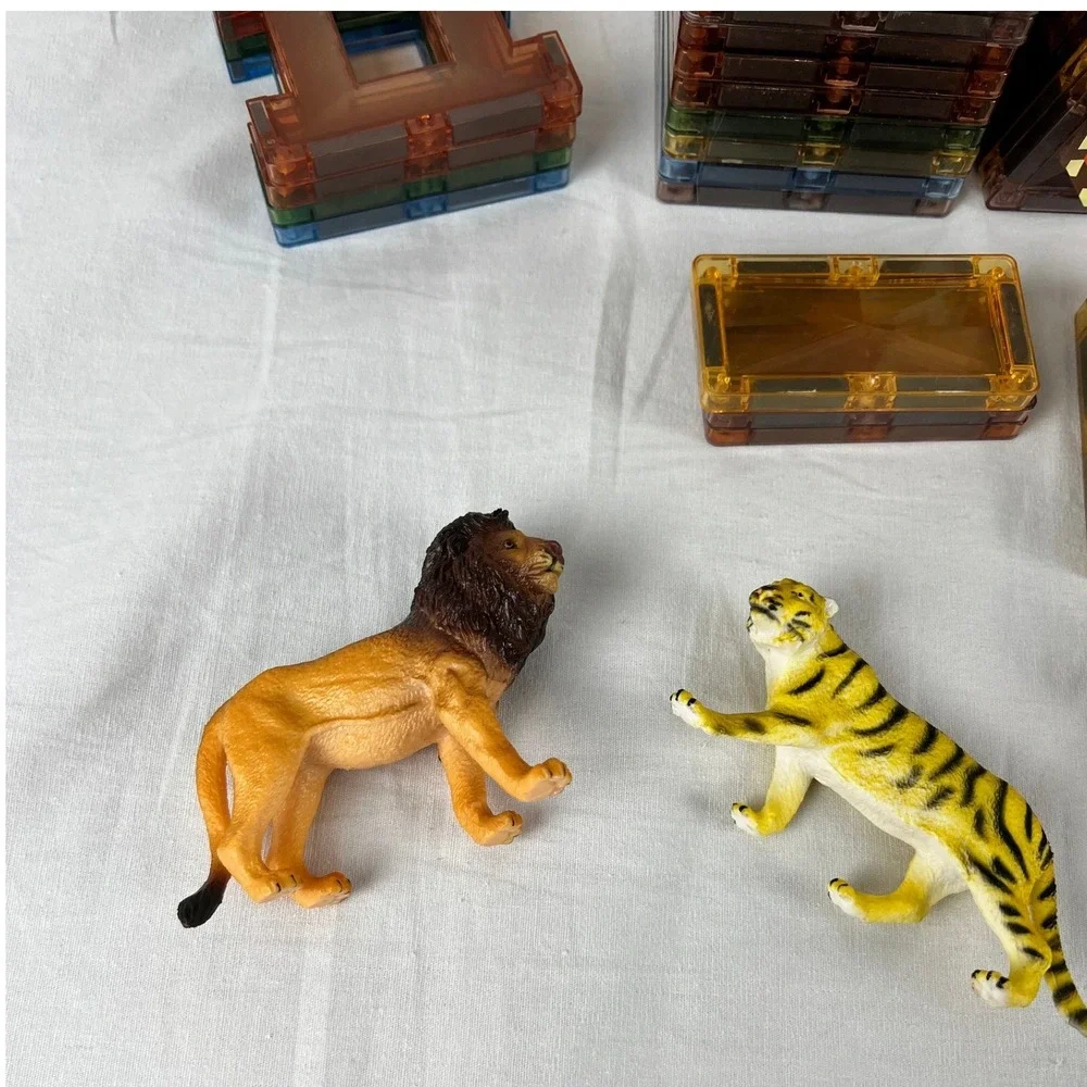 Magnetic Tiles Building Blocks STEM Toy Animals Light-Up Sensory Educational Box